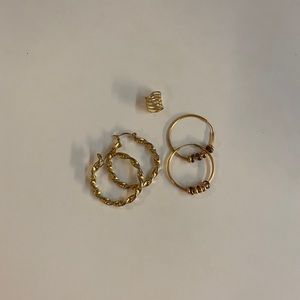 2 Sets of hoop earrings + ear cuff